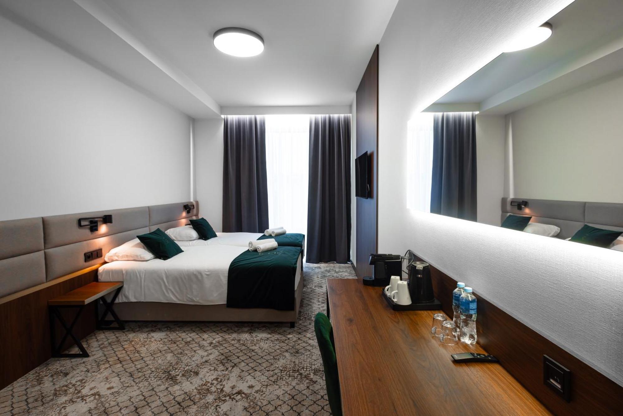 Restoria Hotel*** Radzyn Podlaski Extérieur photo