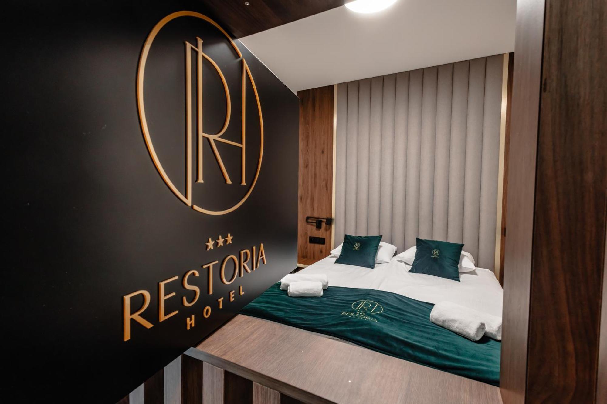 Restoria Hotel*** Radzyn Podlaski Extérieur photo