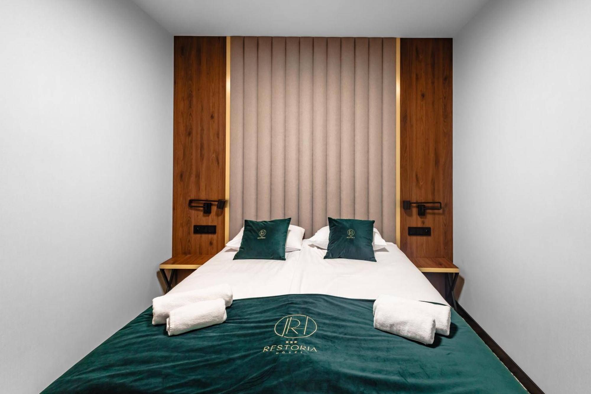 Restoria Hotel*** Radzyn Podlaski Extérieur photo